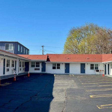 Chisholm'S Motor Inn ソーガス エクステリア 写真