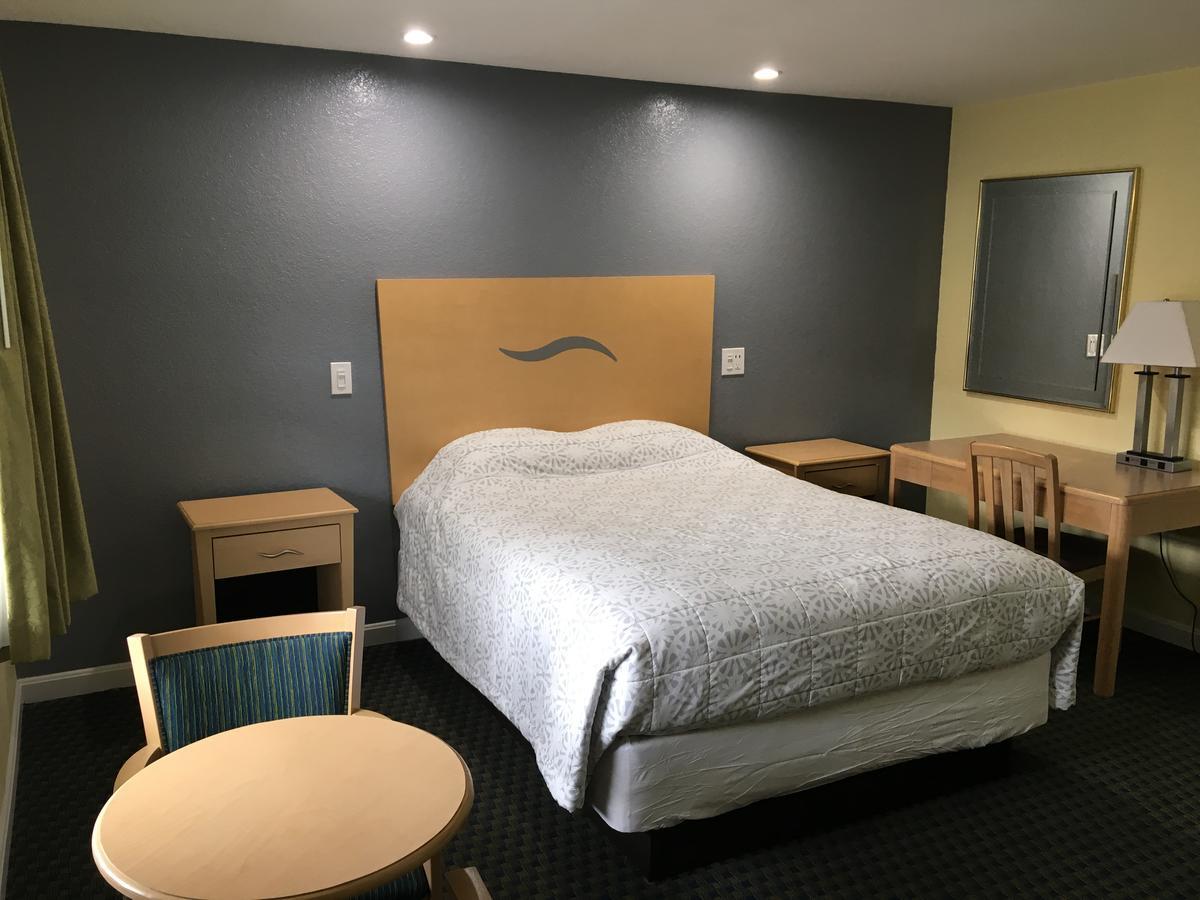 Chisholm'S Motor Inn ソーガス エクステリア 写真