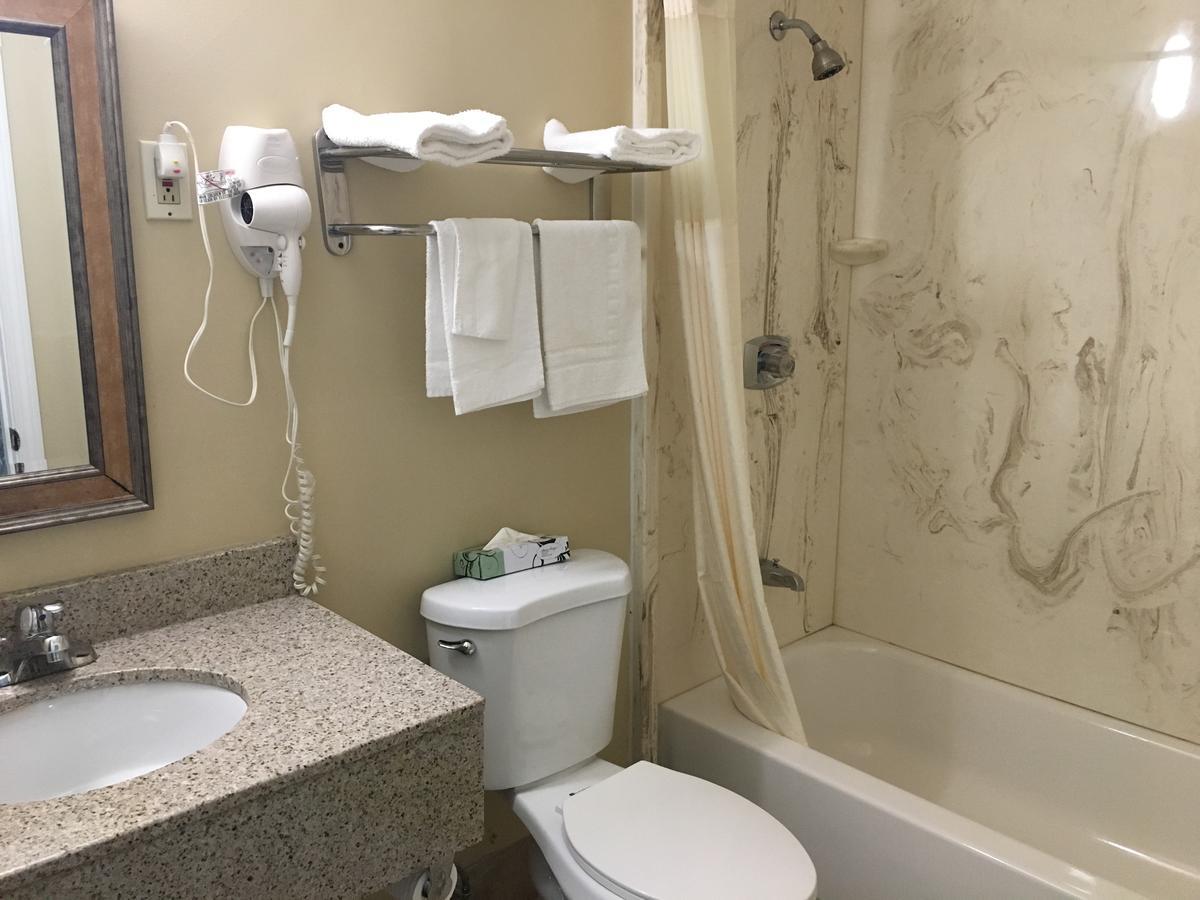 Chisholm'S Motor Inn ソーガス エクステリア 写真