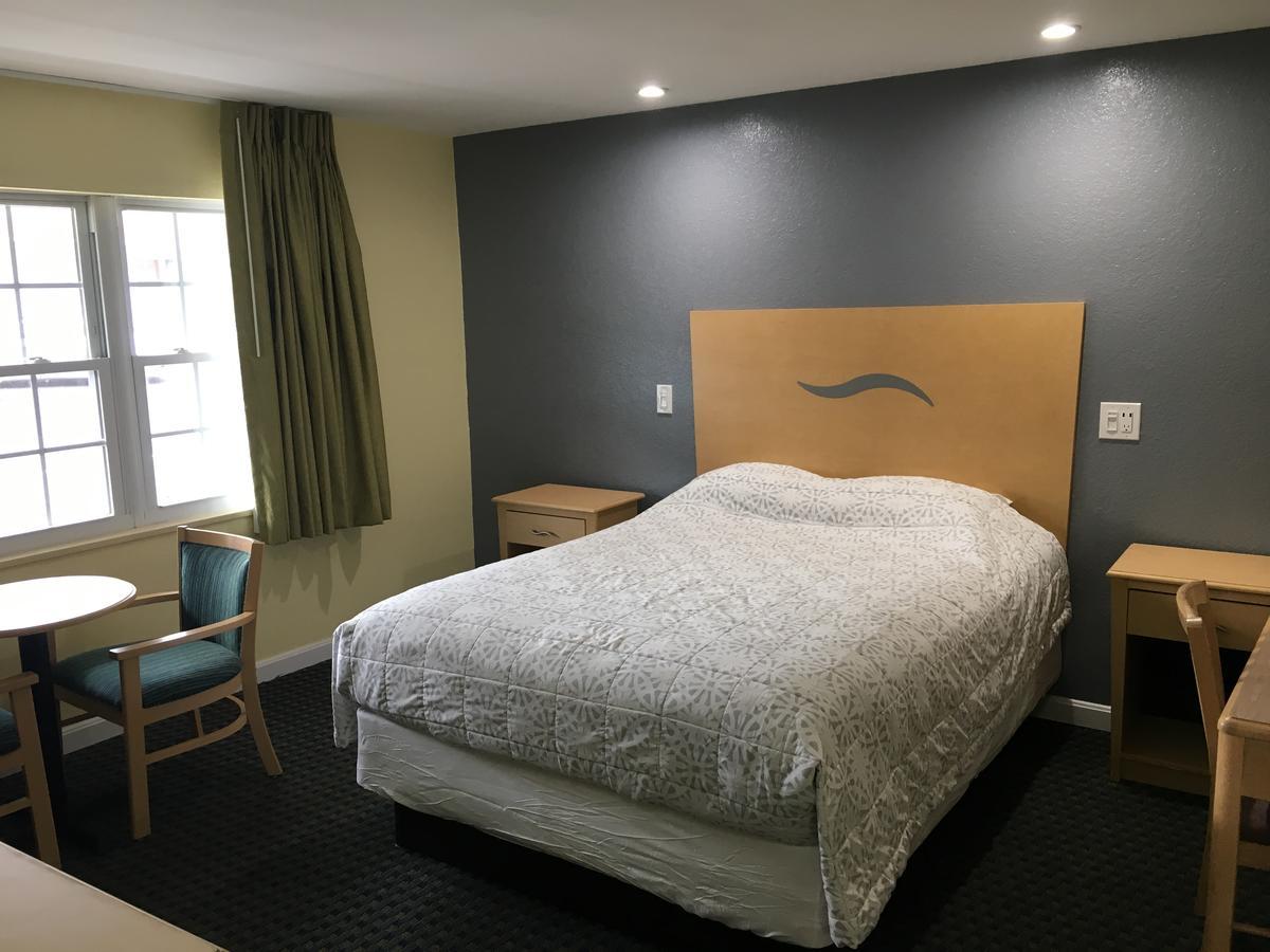 Chisholm'S Motor Inn ソーガス エクステリア 写真
