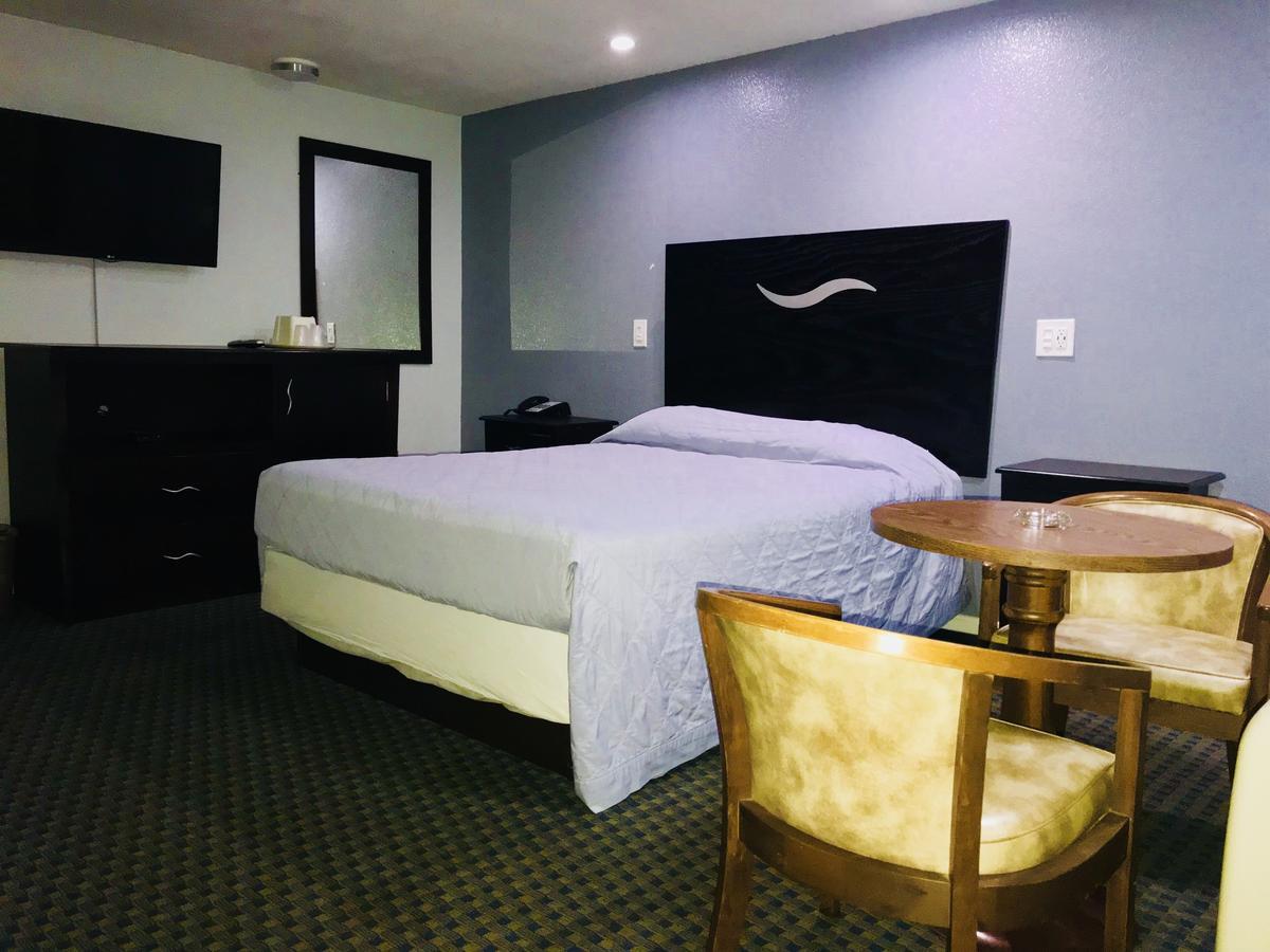 Chisholm'S Motor Inn ソーガス エクステリア 写真